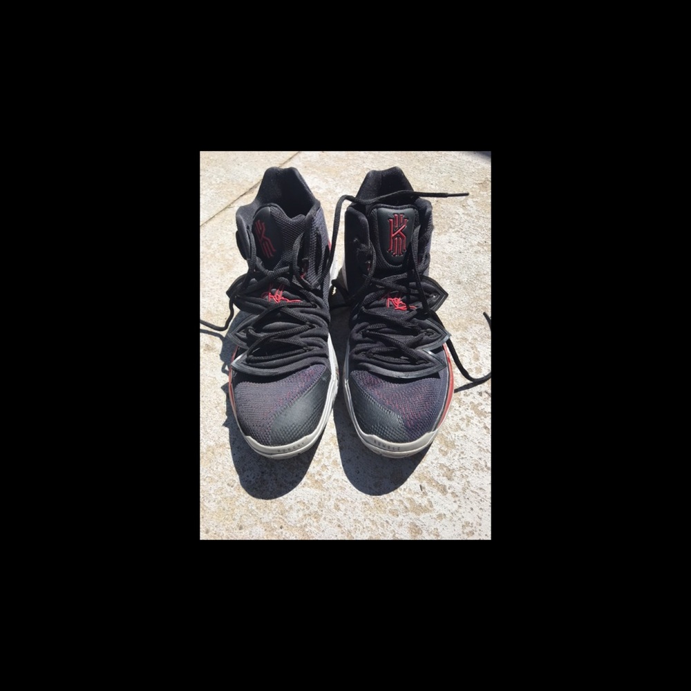 Kyrie five - Picture 1 of 3